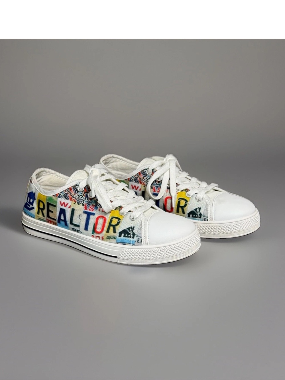 Realtor Canvas Sneakers Women's Size 8 White/Multicolor